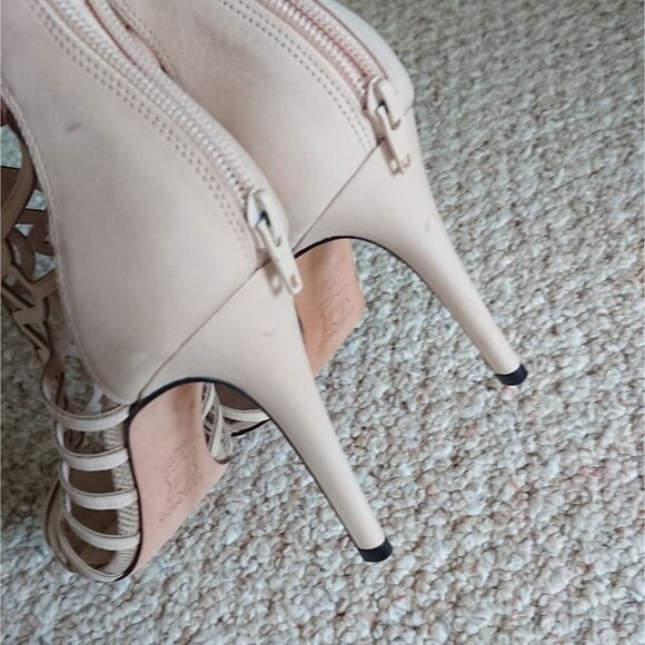 Klub Nico beige laser-cut leather sandal size 9.5M - Picture 10 of 14